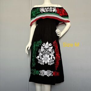 Embroidered Mexican Dress L/ Vestido Mexicano